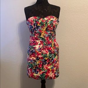 Strapless colorful dress with pockets